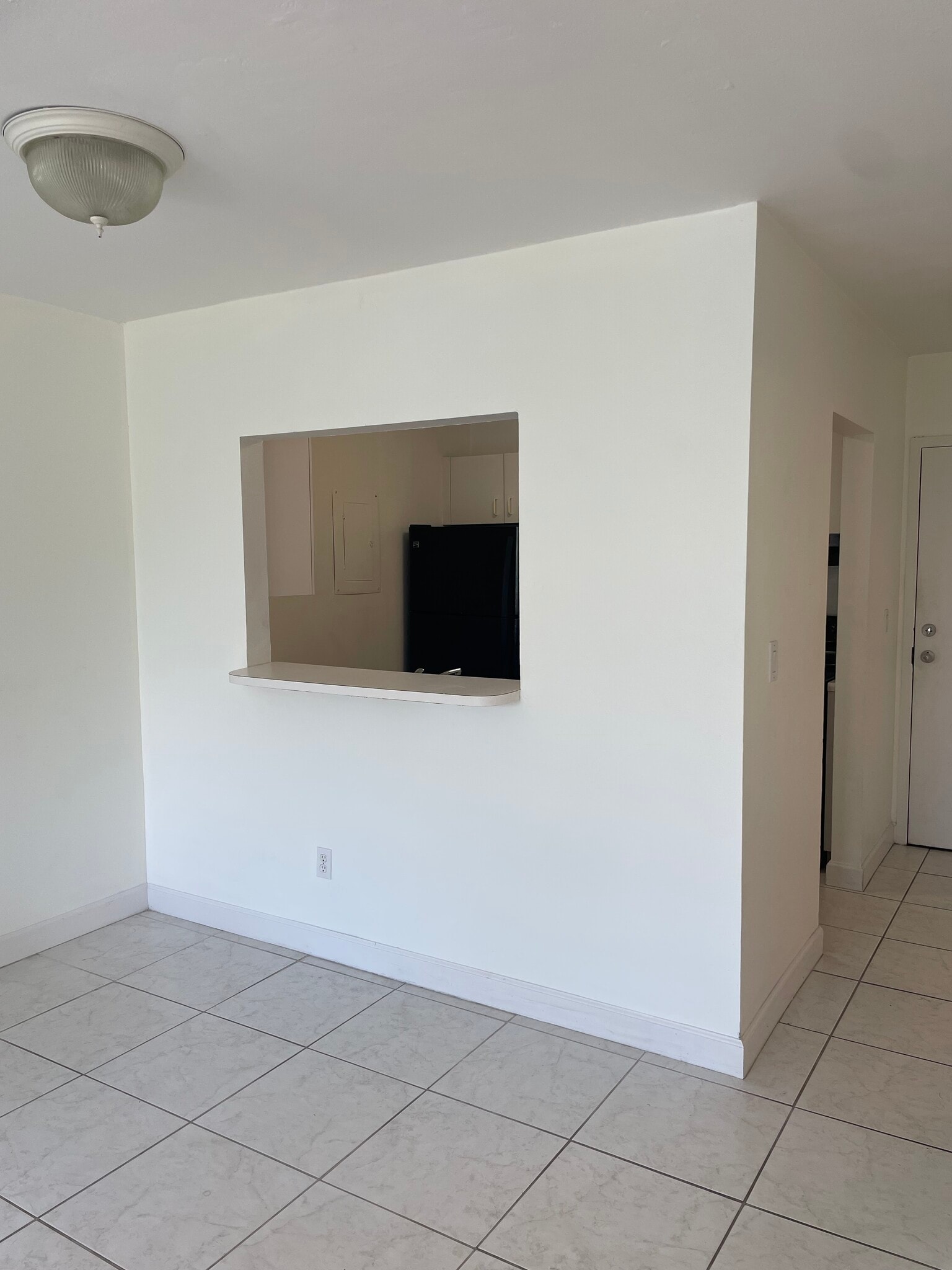 Building Photo - 2160 SW 16th Ave