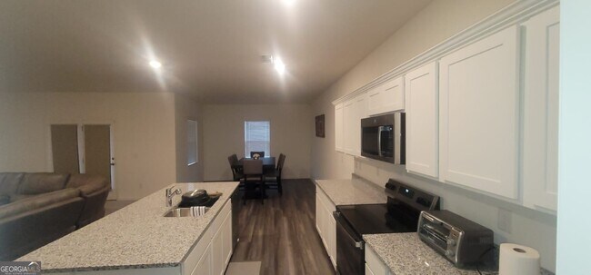 Building Photo - 214 Moreton Wy