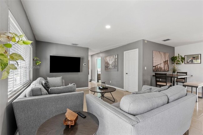 Building Photo - 14950 S Biscayne River Dr