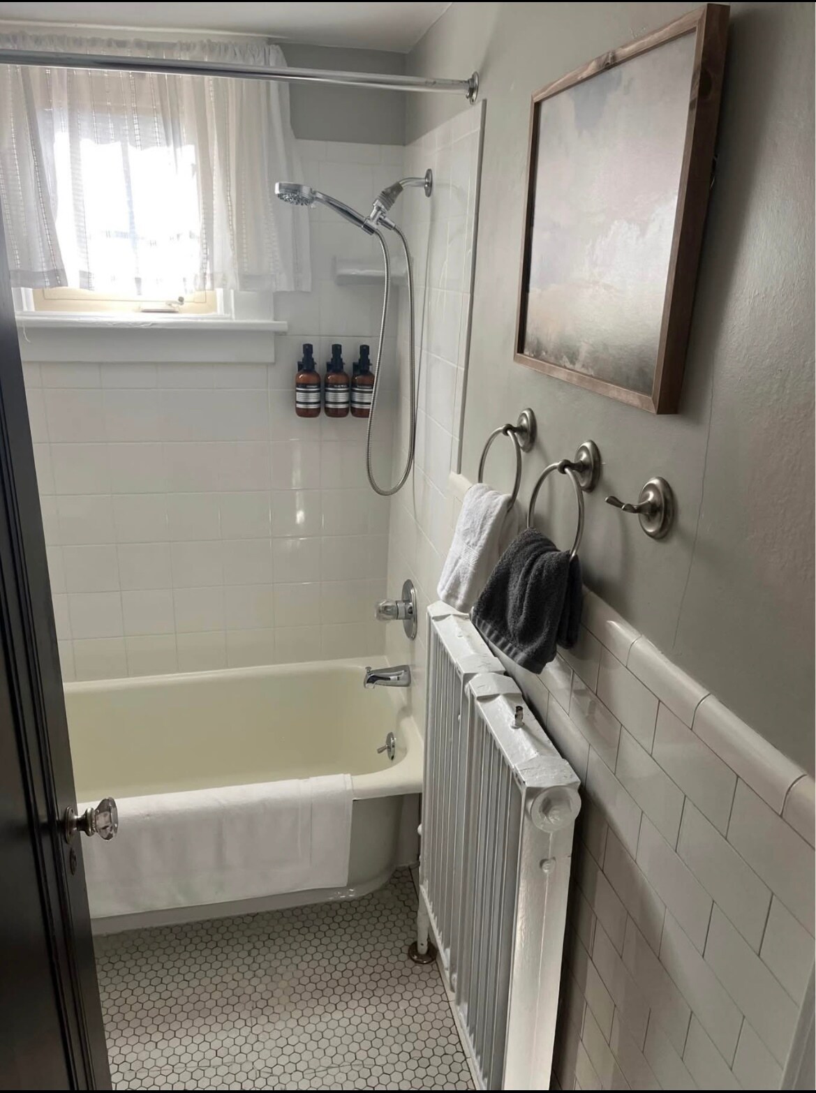 Building Photo - 449 Richmond Ave