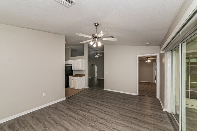 Building Photo - 2815 93rd Ct E