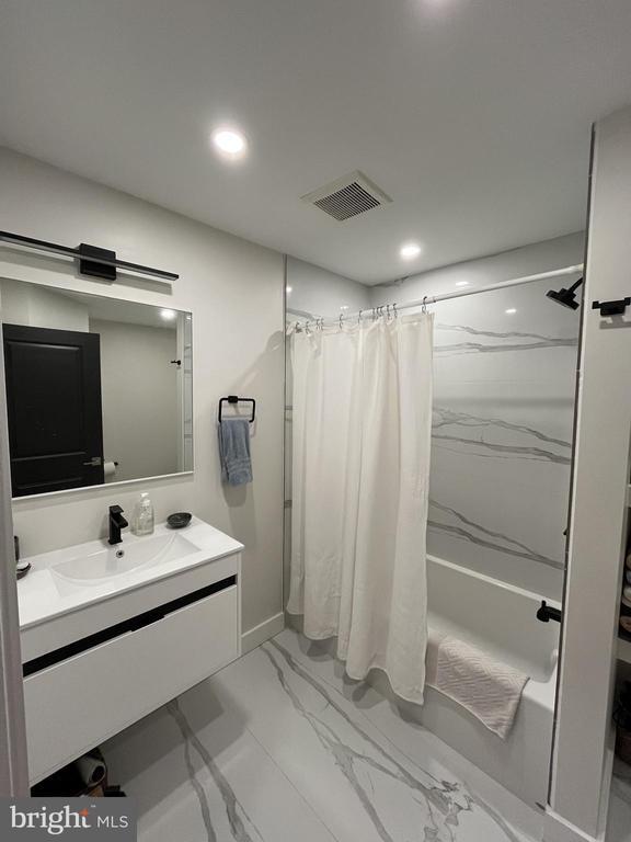 Building Photo - 1323 S 22nd St