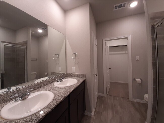 Building Photo - 919 Redinger Ridge Dr
