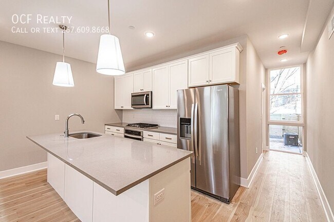 Building Photo - 715 S 51st St