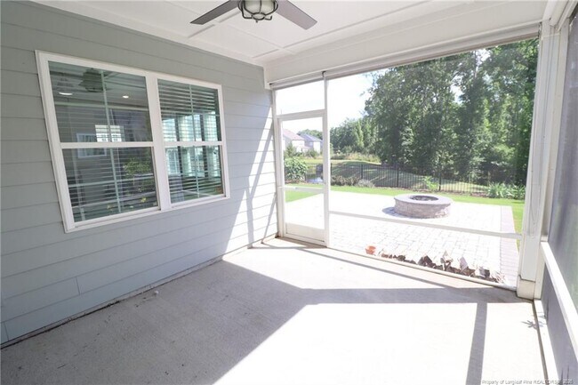Building Photo - 2936 Baronial St