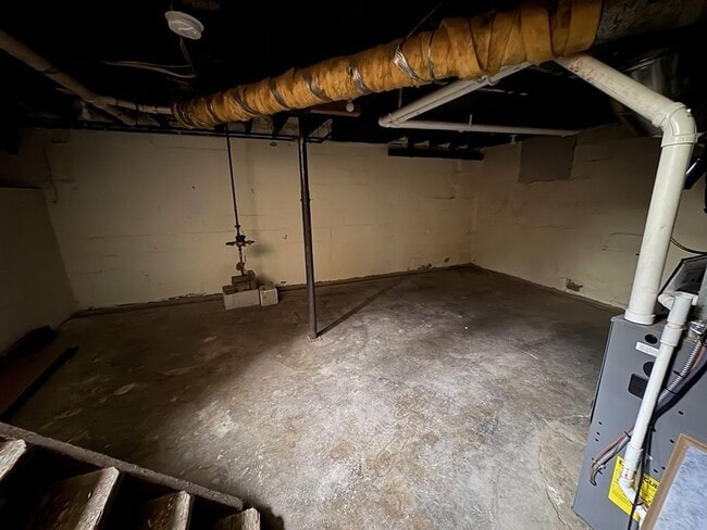 Building Photo - 3-Bedroom House on Corner Lot