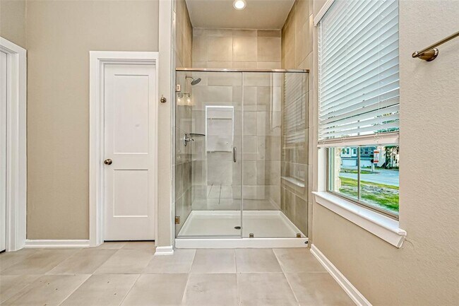 Building Photo - 493 Longleaf Pine Dr