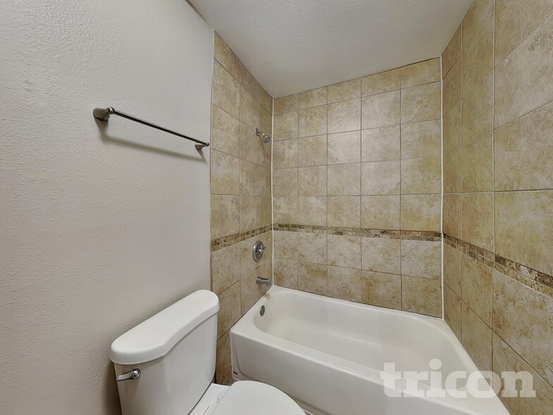 Building Photo - 311 Limestone Ct NE