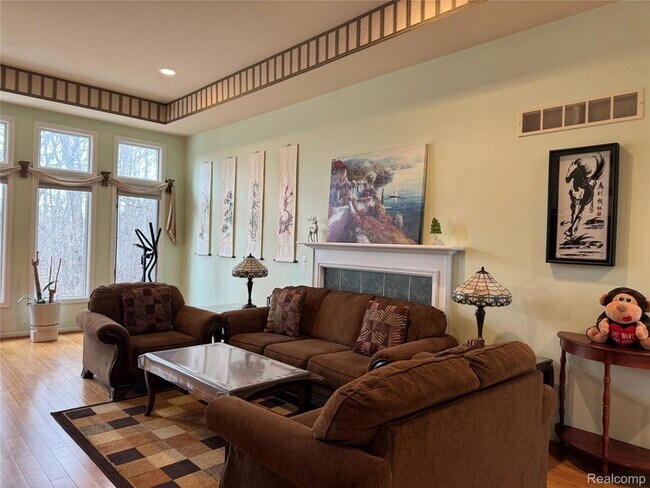 Building Photo - 40342 Riverbend Dr