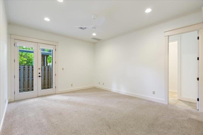 Building Photo - 5603 William Holland Ave