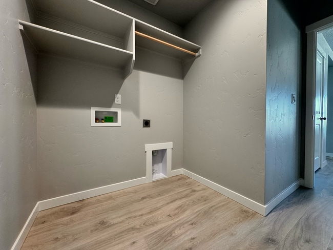 Building Photo - 10330 Crystal Ridge Dr