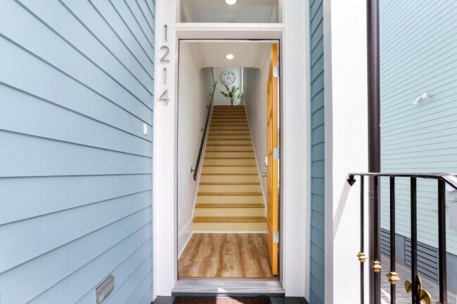 Building Photo - 1212 Carondelet St