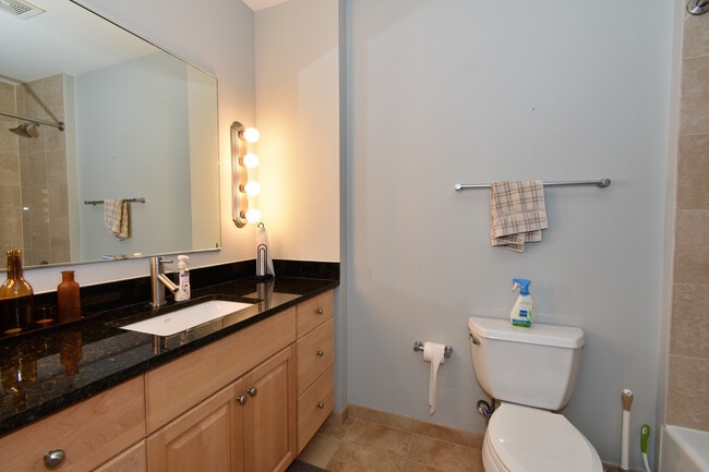 Building Photo - Incredible 11th Floor 2BR/2BA Condo Blocks from the Metro in Vibrant Mount Vernon Triangle!