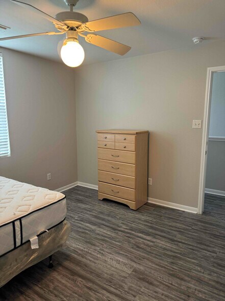 Building Photo - 45657 Chapman Ln