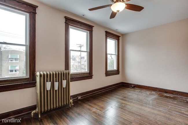 Building Photo - 3 br, 3 bath Townhome - 702 Ingraham St NW