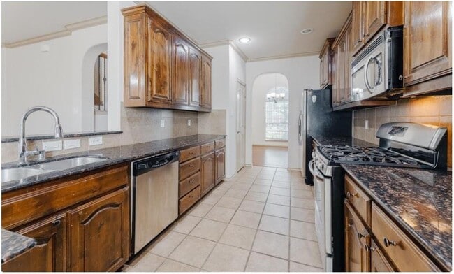 Building Photo - 1619 Brighton Downs