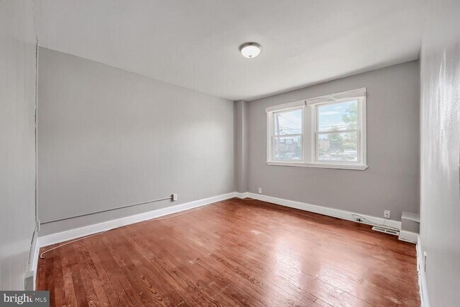 Building Photo - 1014 Lyndhurst St