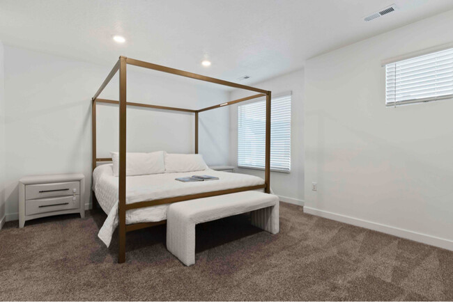 Building Photo - 1149 W 320 S