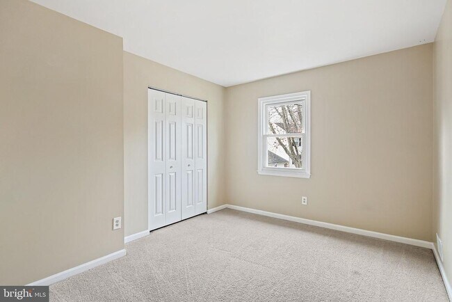 Building Photo - 20657 Anndyke Way