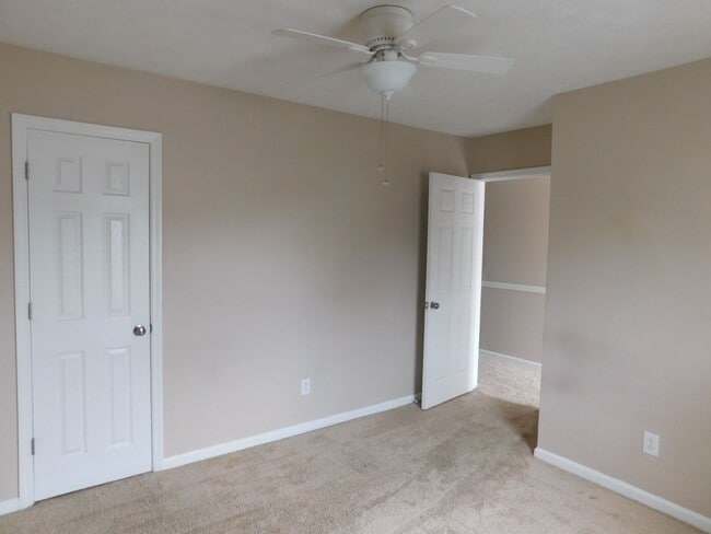 Building Photo - Charming Triplex in Havelock