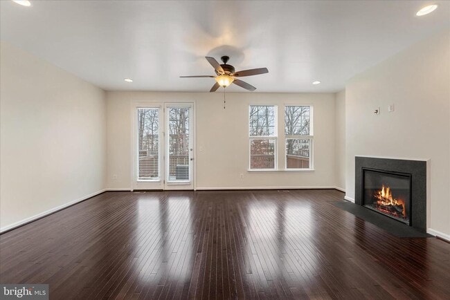 Building Photo - 109 Sequoia Dr