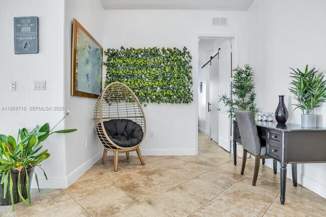 Building Photo - 205 N 31st Ave