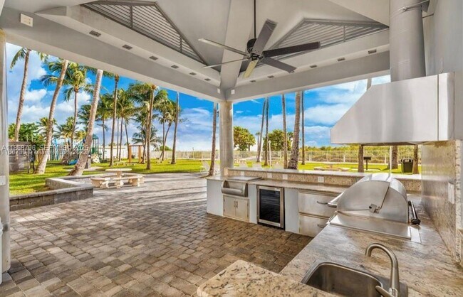 Building Photo - 6301 Collins Ave