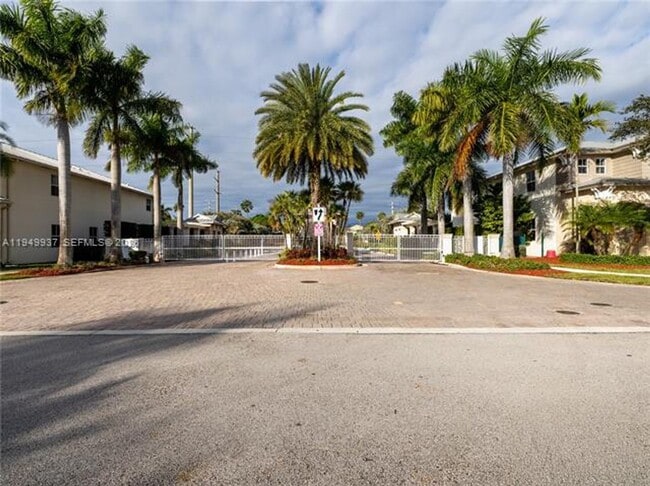 Building Photo - 7010 NW 106th Ave