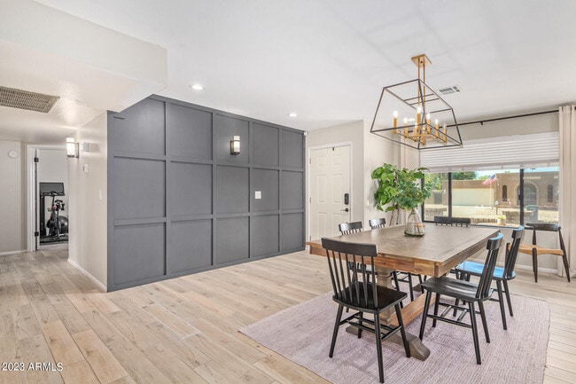 Building Photo - 5202 E Sheena Dr