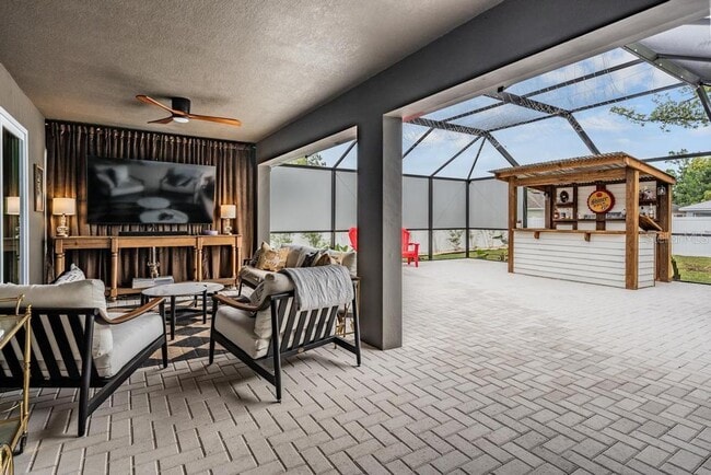 Building Photo - 106 1st Ave NE