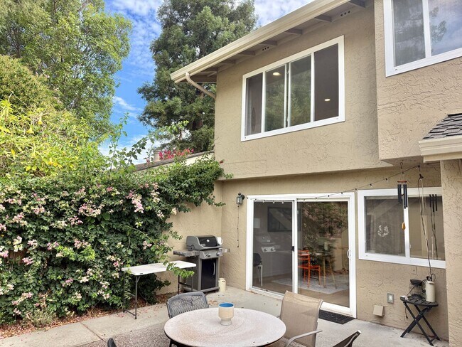Building Photo - 1142 Arbor Vista Way