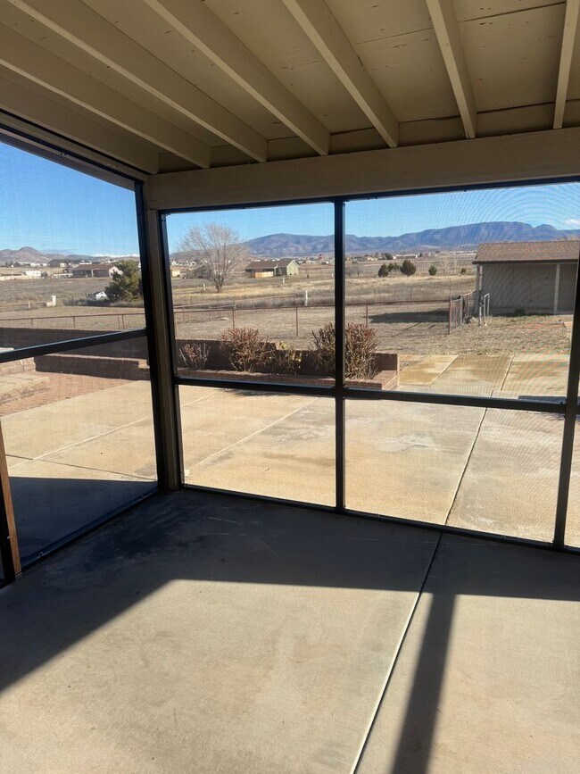 Building Photo - 3 Bedroom 2 Bath on 2 Acres in Poquito Valley