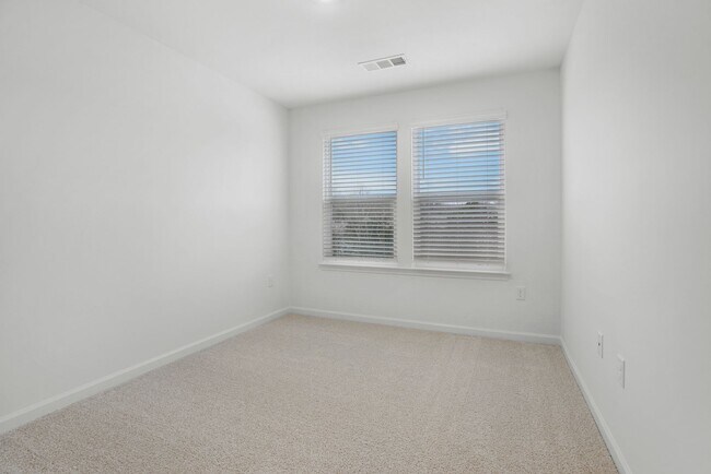 Building Photo - 466 Blair Rd