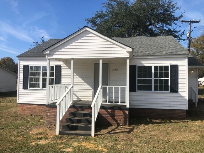 Primary Photo - Newly remodeled home is located in Lancast...