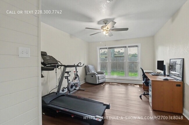 Building Photo - 412 Woodland Park Dr