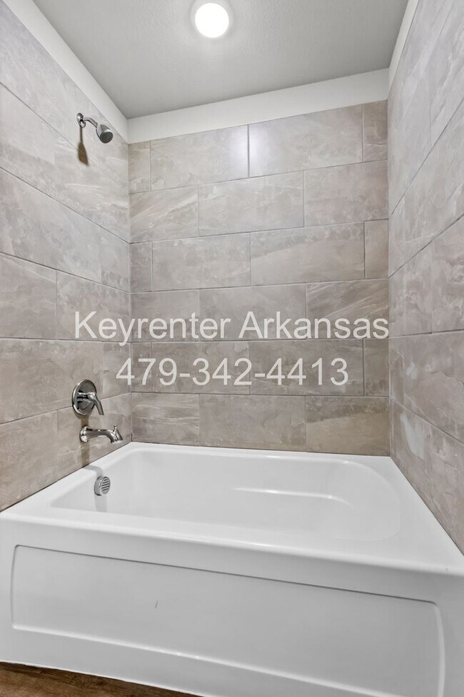 Building Photo - Brand new 3 bedroom, 2 bathroom home in Fayetteville, Arkansas