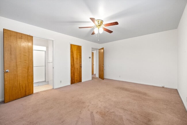 Building Photo - 3 Bedroom Pet Friendly Home For Rent With Finished Basement!