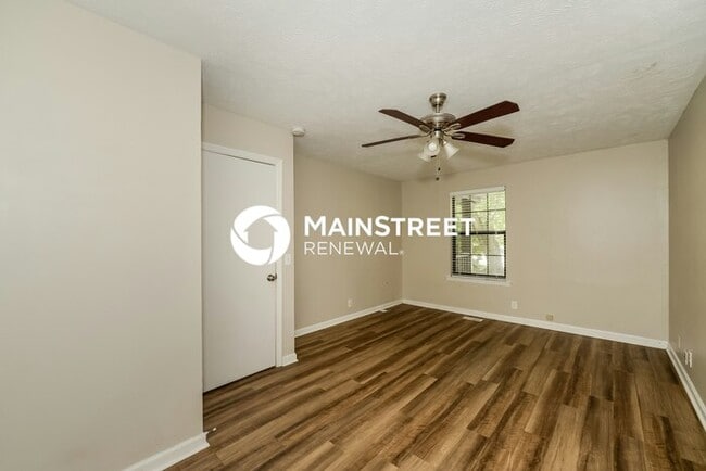 Building Photo - 3203 Lakeford Dr