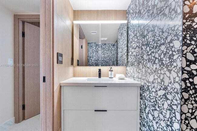 Building Photo - 2080 S Ocean Dr