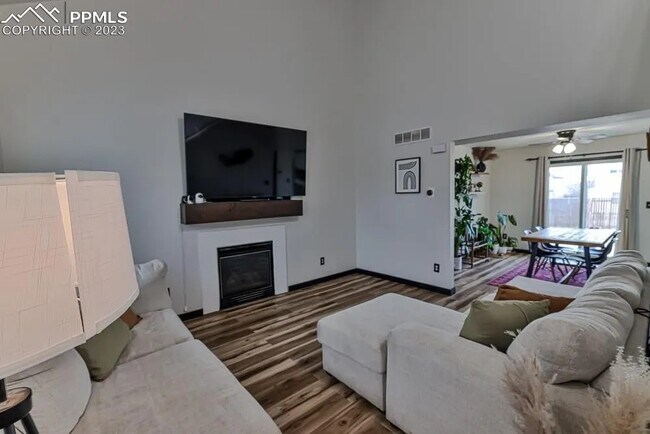 Building Photo - 11360 Justamere Dr