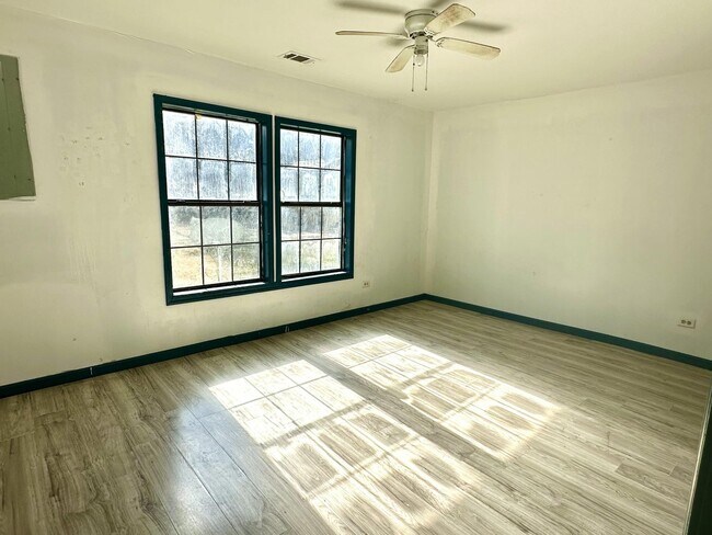 Building Photo - 311 9th Ave