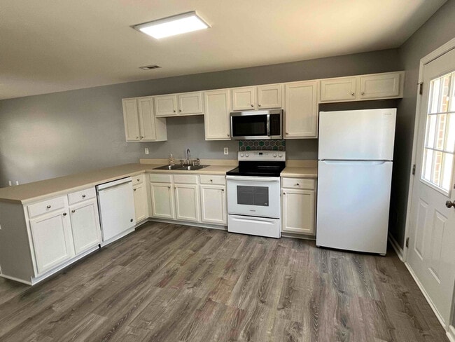 Building Photo - 229 Springfield Cir