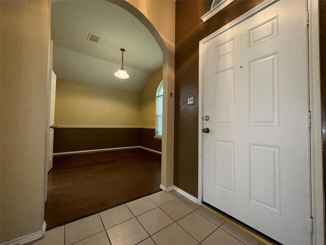 Building Photo - 9602 Glenshee Drive