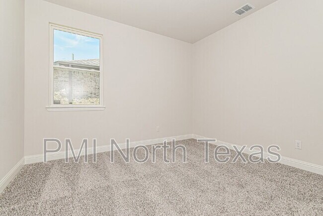 Building Photo - 907 Sicily Blvd