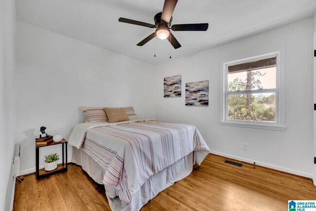 Building Photo - 917 S Forrest Dr