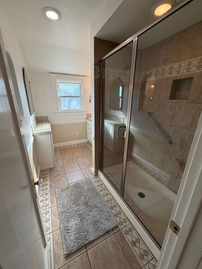 Building Photo - East Sacramento Home | 3 bedroom / 2 bathroom |1 bedroom 1 bath ADU | Available Now!