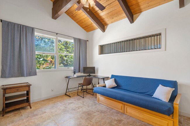 Building Photo - Completely Remodeled 3 Bed/3 Bath with Exp...