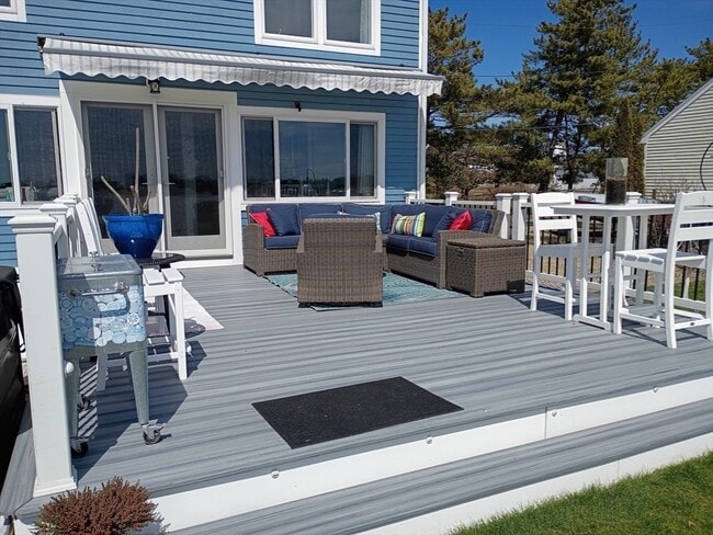 Building Photo - 39 Harbor St