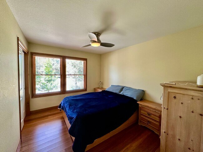 Building Photo - Stunning Running Y Ridge Home with Lake Views – Furnished or Unfurnished!