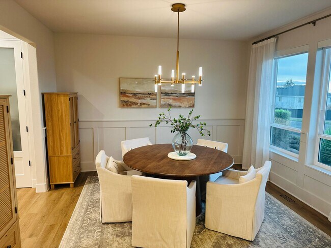 Building Photo - Gorgeous Custom Camas Home